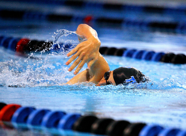 The Best Swim Goggles for Men when Swimming With the Sharks