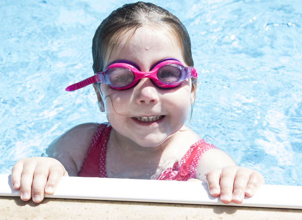 Put Your Little Fish with the Right Toddler Swim Goggles