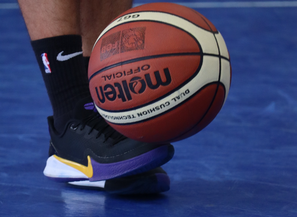 Slam Dunk Your Way to Comfort with the Best Basketball Socks